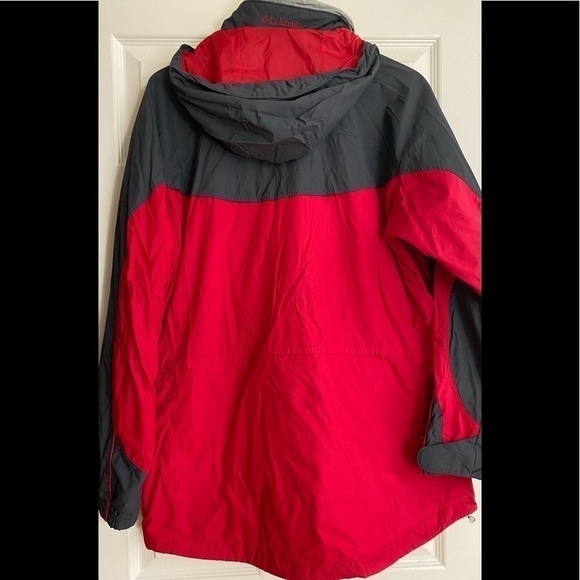 Columbia Sportswear Lady’s XL Fall Red/Grey Activewear Jacket, Gently Used - Picture 2 of 9